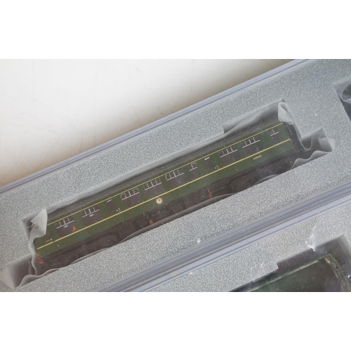 172 - Boxed Graham Farish N gauge 371-886 Class 108 Three Car DMU BR green (missing one part) plus 5 x cas... 