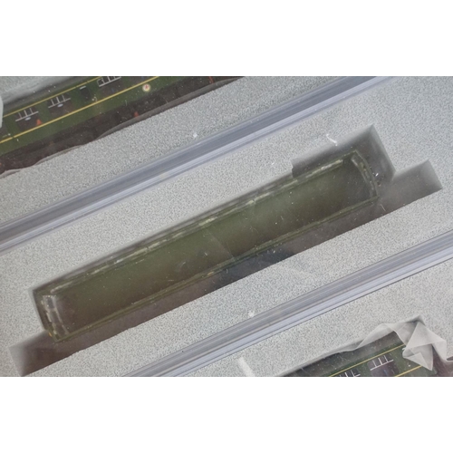 172 - Boxed Graham Farish N gauge 371-886 Class 108 Three Car DMU BR green (missing one part) plus 5 x cas... 