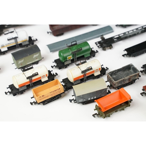 174 - 30 Boxed / cased N gauge items of rolling stock to include 9 x Dapol, 19 x Peco, 5 x Minitrix and 7 ... 