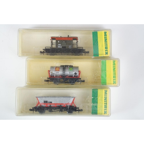 174 - 30 Boxed / cased N gauge items of rolling stock to include 9 x Dapol, 19 x Peco, 5 x Minitrix and 7 ... 