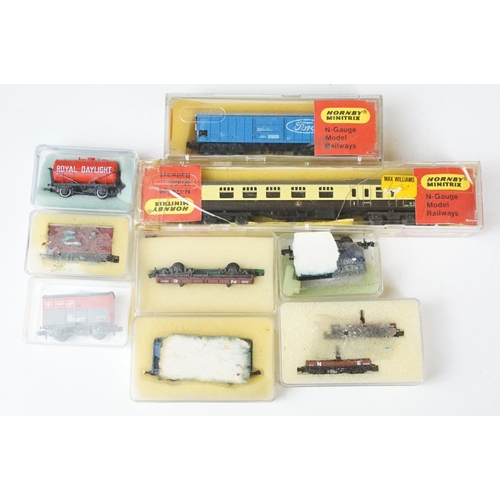 174 - 30 Boxed / cased N gauge items of rolling stock to include 9 x Dapol, 19 x Peco, 5 x Minitrix and 7 ... 