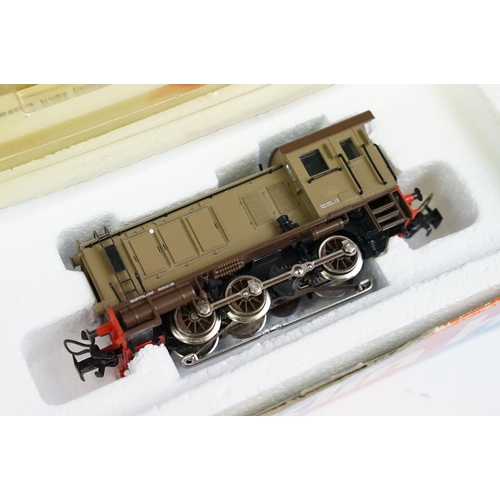 179 - Three boxed HO gauge locomotives to include Roco International 4149A Krokodil DBB Elektrolokomotive ... 