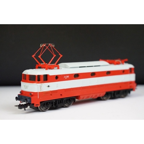 188 - 14 OO gauge Diesel locomotives to include Rivarossi, Lima, Fleischmann, Jouef etc