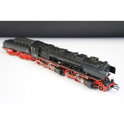 189 - 10 Marklin HO gauge locomotives plus a Tenshodo WB-245 (11 items)