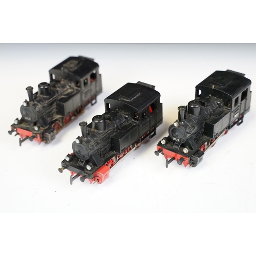 189 - 10 Marklin HO gauge locomotives plus a Tenshodo WB-245 (11 items)