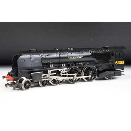 192 - 11 OO gauge locomotives to include Hornby County of Bedford, Hornby Funnel, Hornby City of St Albans... 