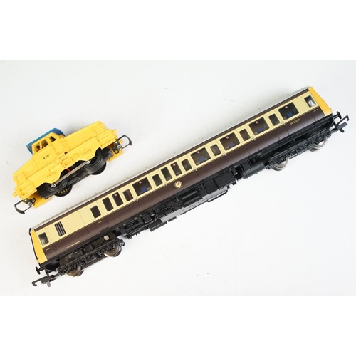 192 - 11 OO gauge locomotives to include Hornby County of Bedford, Hornby Funnel, Hornby City of St Albans... 