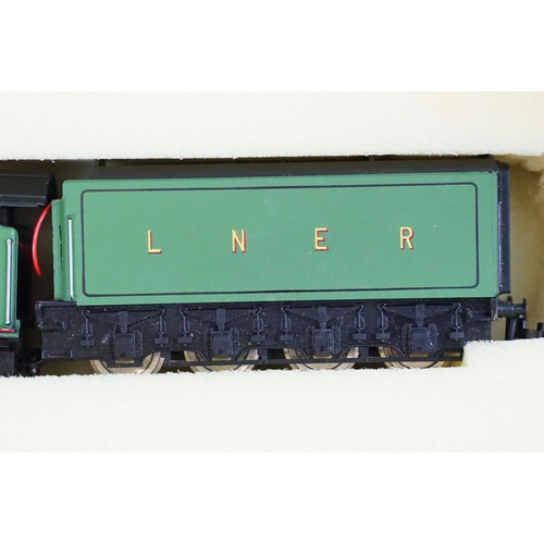 195 - Five boxed Trix Trains HO / OO gauge locomotives to include Mallard, Western Sovereign, 2 x Flying S... 