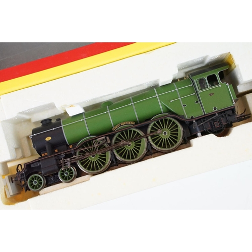 198 - Two boxed Hornby OO gauge locomotives to include R2344 BR 0-6-0 Class Q1 Locomotive 33009 weathered ... 