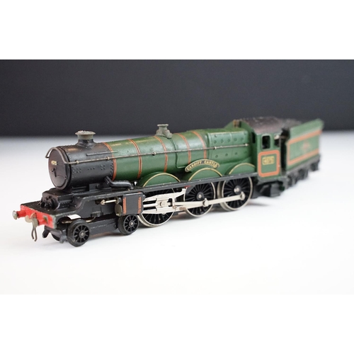 199 - Two boxed Hornby Dublo locomotives to include 2235 4-6-2 SR West Country Locomotive Barnstaple and t... 