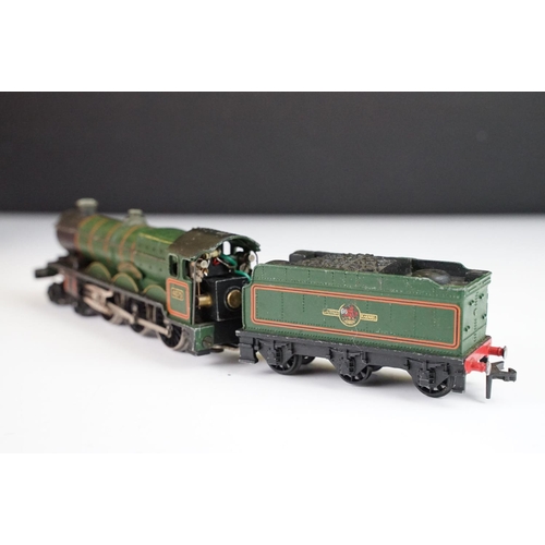 199 - Two boxed Hornby Dublo locomotives to include 2235 4-6-2 SR West Country Locomotive Barnstaple and t... 