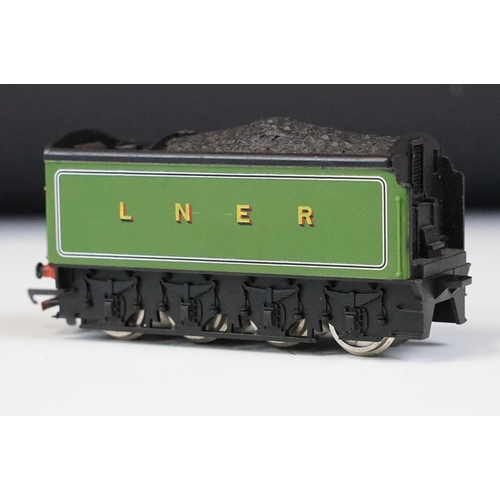 203 - Two boxed Wrenn OO gauge locomotives to include W2209 4-6-2 Class A4 Golden Eagle and W2219 2-6-4 Ta... 