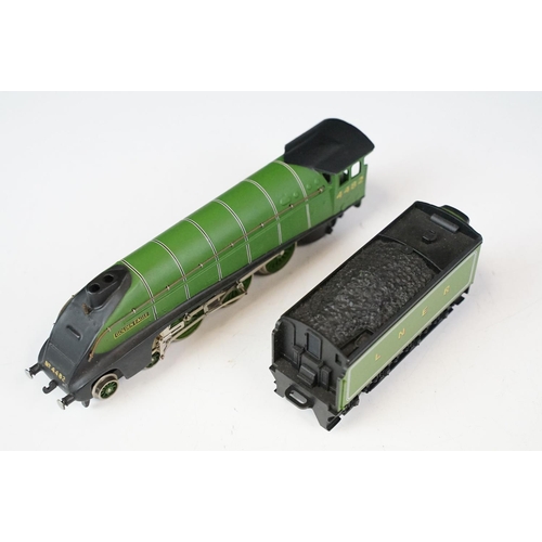 203 - Two boxed Wrenn OO gauge locomotives to include W2209 4-6-2 Class A4 Golden Eagle and W2219 2-6-4 Ta... 