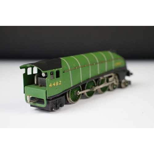 203 - Two boxed Wrenn OO gauge locomotives to include W2209 4-6-2 Class A4 Golden Eagle and W2219 2-6-4 Ta... 