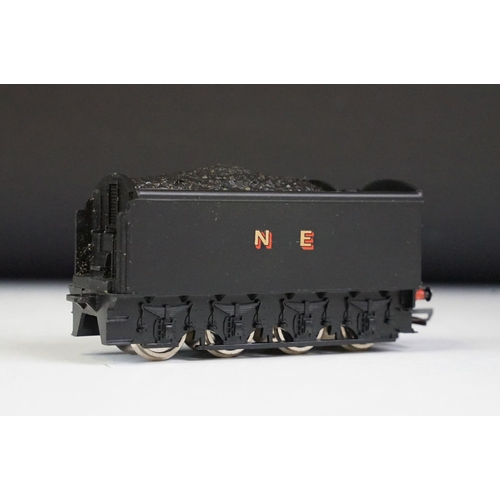 204 - Boxed Wrenn OO gauge W2213/A 4-6-2 A4 Black Gannet locomotive