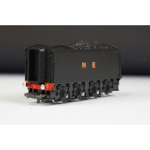 204 - Boxed Wrenn OO gauge W2213/A 4-6-2 A4 Black Gannet locomotive