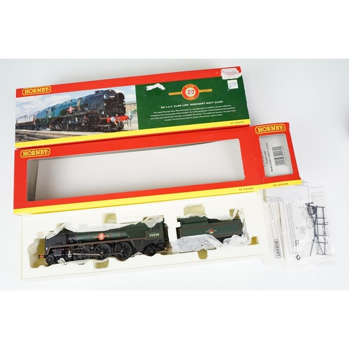 211 - Two boxed Hornby OO gauge locomotives to include R2140 BR 4-6-2 Class A3 Locomotive Doncaster and R2... 