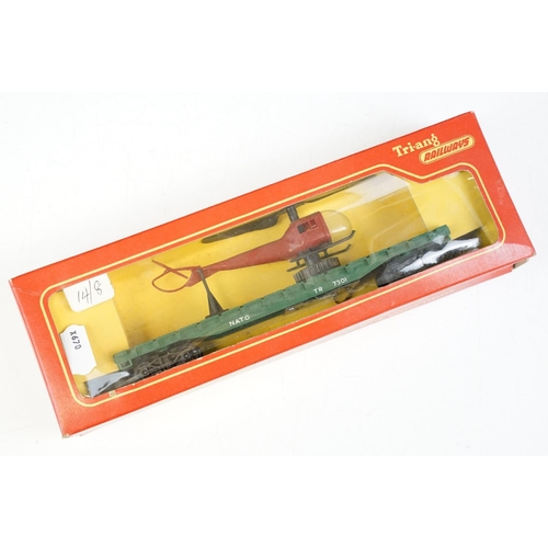 232 - Group of OO gauge model railway to include boxed Triang RS4, boxed & built Kitmaster No 33 Parlour C... 