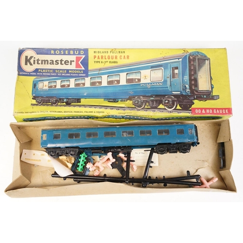 232 - Group of OO gauge model railway to include boxed Triang RS4, boxed & built Kitmaster No 33 Parlour C... 