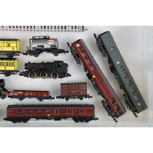 234 - Collection of N gauge model railway to include 3 x locomotives featuring Trix 4-6-2 locomotive with ... 