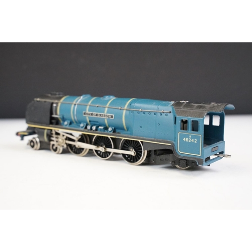 235 - Wrenn OO gauge City of Glasgow 4-6-2 locomotive plus a Hornby OO gauge Coronation locomotive with te... 