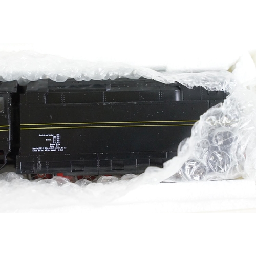 94 - Three boxed Liliput HO gauge locomotives to include 10300, 10101 & 10533