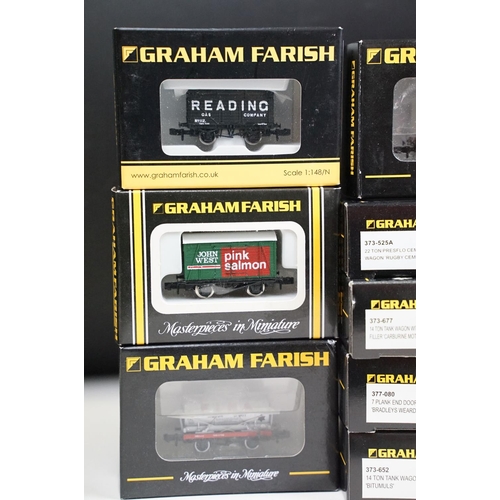 267 - 29 Boxed Graham Farish N gauge items of rolling stock featuring wagons and vans to include 377-203, ... 