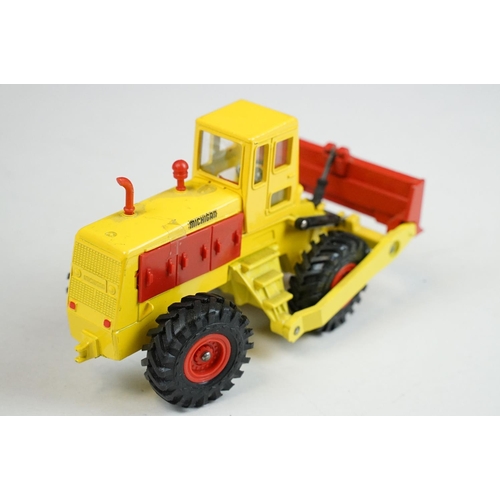 1221 - Five boxed Dinky commercial diecast models to include 973 Eaton Yale Articulated Tractor Shovel, 976... 