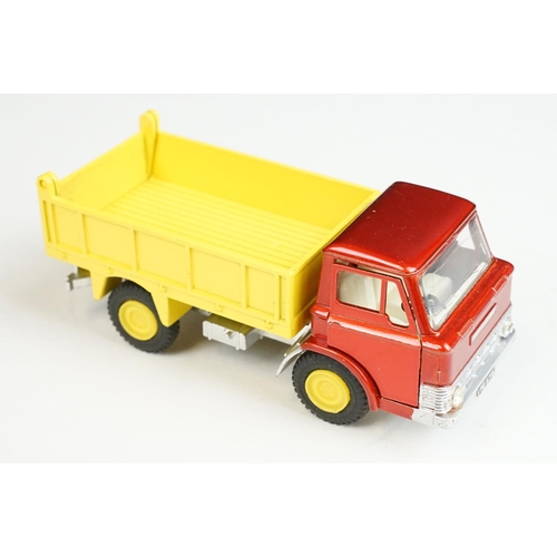 1221 - Five boxed Dinky commercial diecast models to include 973 Eaton Yale Articulated Tractor Shovel, 976... 