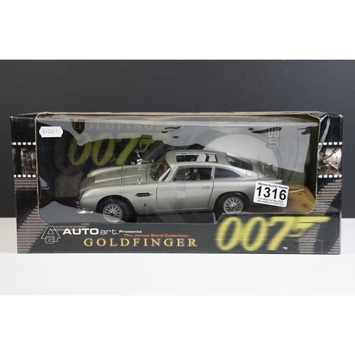 AUTOart Bond car 1:18 Aston Martin DB5 007 Goldfinger 70296 in box