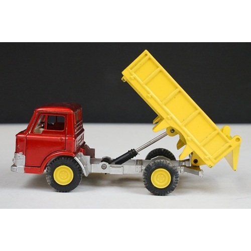 1220 - Five boxed Dinky commercial diecast model to include Supertoys 972 20 Ton Lorry Mounted Coles Crane,... 