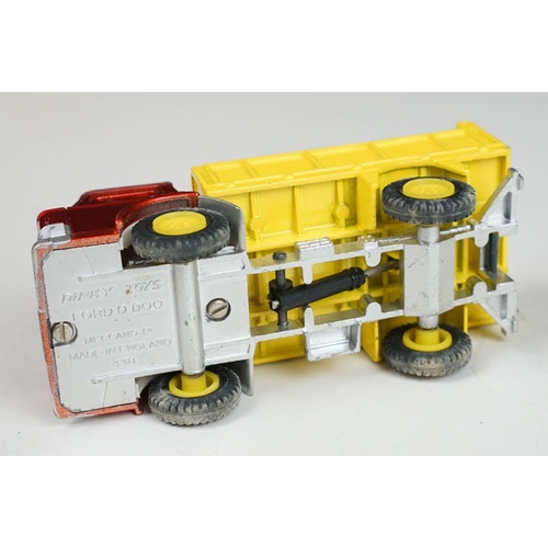 1220 - Five boxed Dinky commercial diecast model to include Supertoys 972 20 Ton Lorry Mounted Coles Crane,... 