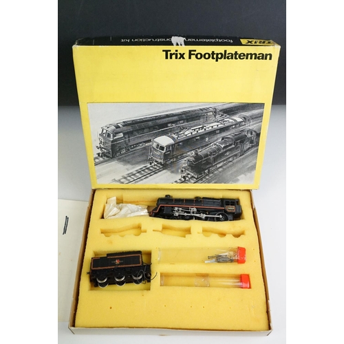 283 - Three boxed Trix kit sets to include 2 x InterCity and 1 x Footplateman, all built and appear to be ... 