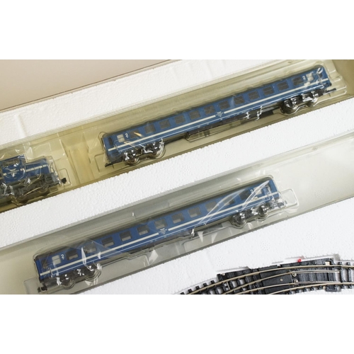 286 - Boxed Trix N gauge 11476 Diesel locomotive train set, complete