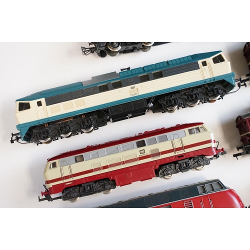 291 - Nine Continental HO gauge locomotives to include Lima, Marklin, Roco and Fleischmann examples all fe... 