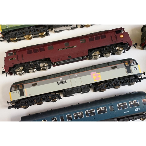 295 - Eight OO gauge locomotives to include Hornby ACHO SNCF BB16009, 2 x Liliput Western Crusader, Lima M... 