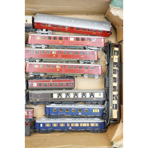 297 - Around 40 HO / OO gauge items of rolling stock, all various coaches featuring Lima, Graham Farish, F... 