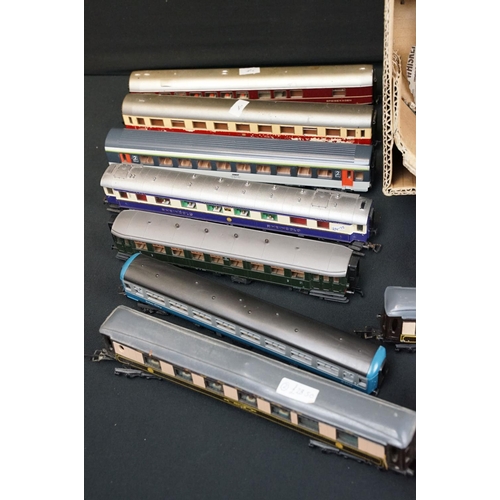 297 - Around 40 HO / OO gauge items of rolling stock, all various coaches featuring Lima, Graham Farish, F... 