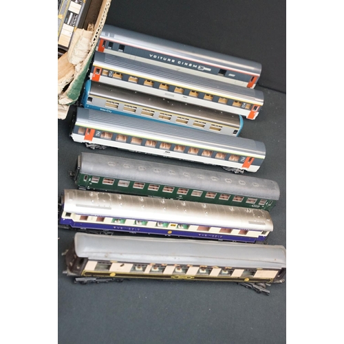 297 - Around 40 HO / OO gauge items of rolling stock, all various coaches featuring Lima, Graham Farish, F... 