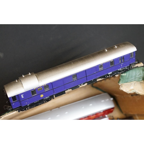 297 - Around 40 HO / OO gauge items of rolling stock, all various coaches featuring Lima, Graham Farish, F... 