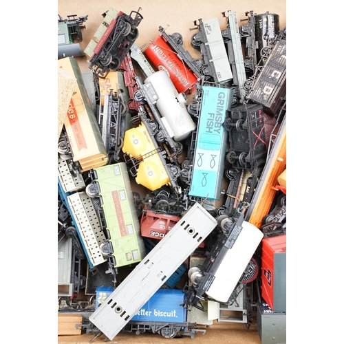 298 - Over 90 OO / HO gauge items of rolling stock to include Hornby, Fleischmann, Lima, Hornby Dublo, Wre... 