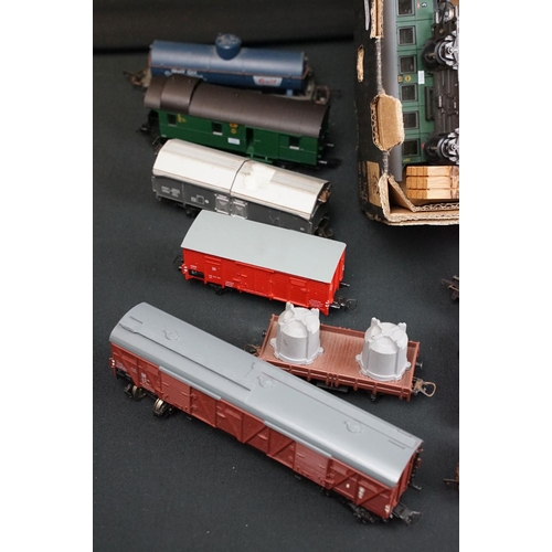 298 - Over 90 OO / HO gauge items of rolling stock to include Hornby, Fleischmann, Lima, Hornby Dublo, Wre... 