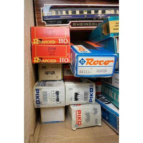 302 - Around 40 boxed HO gauge items of rolling stock to include Marklin, Piko, Roco, Liliput, Rivarossi, ... 