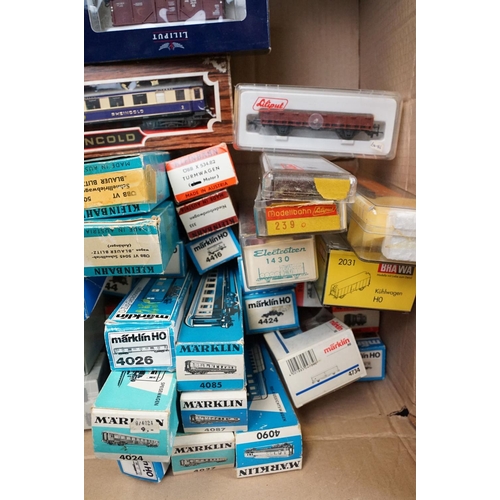 302 - Around 40 boxed HO gauge items of rolling stock to include Marklin, Piko, Roco, Liliput, Rivarossi, ... 