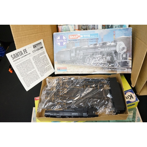 305 - Large collection of boxed OO gauge plastic model kits to include Kitmaster, Airfix, Monogram, ESCI, ... 