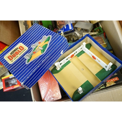 308 - Quantity of boxed & unboxed OO / HO gauge model railway to include 20 x Hornby Express Points, Hornb... 