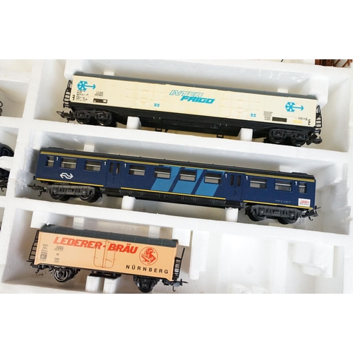 311 - Quantity of boxed OO / HO gauge model railway to include 3 x Marklin locomotives (3674, 3000 & 3016)... 