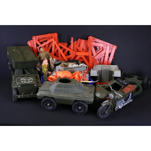 402 - Action man - Collection of various Action man related items to include Cherilea Toys motorbike and A... 