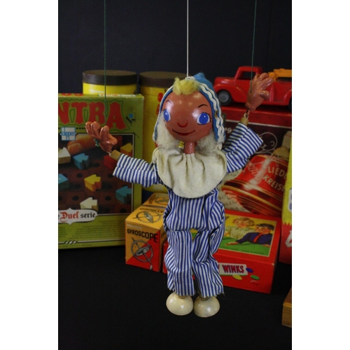 404 - Group of vintage toys to include boxed Pelham Puppet Andy Pandy, boxed LBZ 18 Song Top, boxed The Ha... 