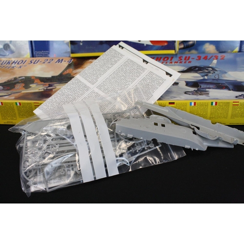 407 - 14 Boxed plastic model kits to include 7 x Revell (Douglas DC-7C, A321 Millennium, Fairey Rotodyne, ... 